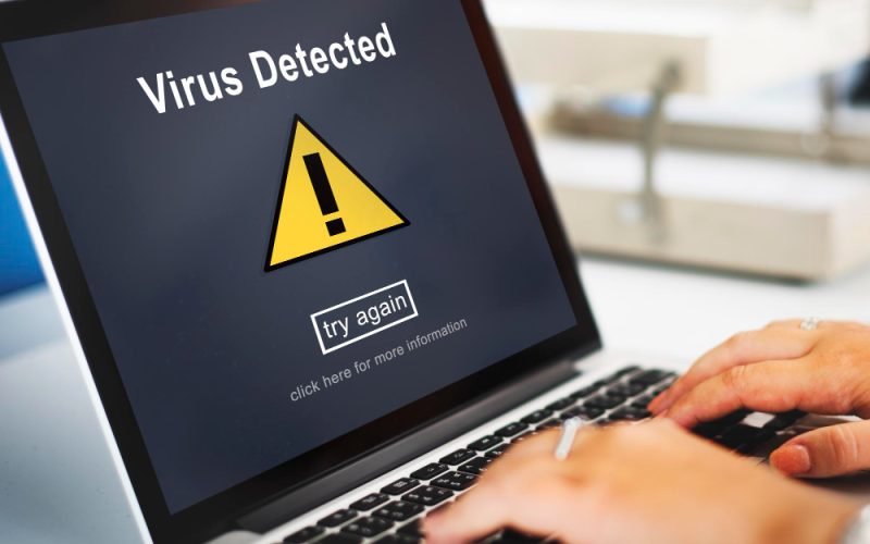 Virus ali Zlonamerna Programska Oprema na Računalniku Znaki, Takojšnji Ukrepi in Kdaj Poklicati Servis